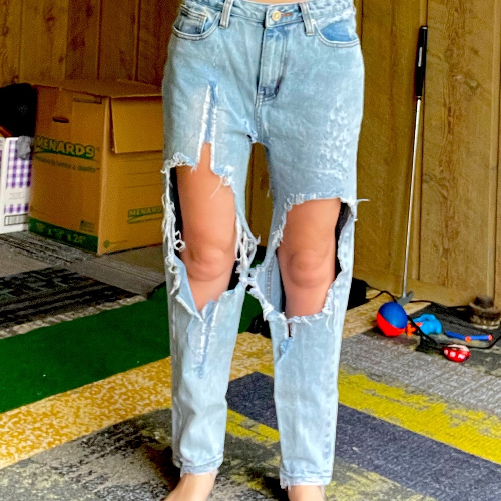 Distressed Unif Jeans 27